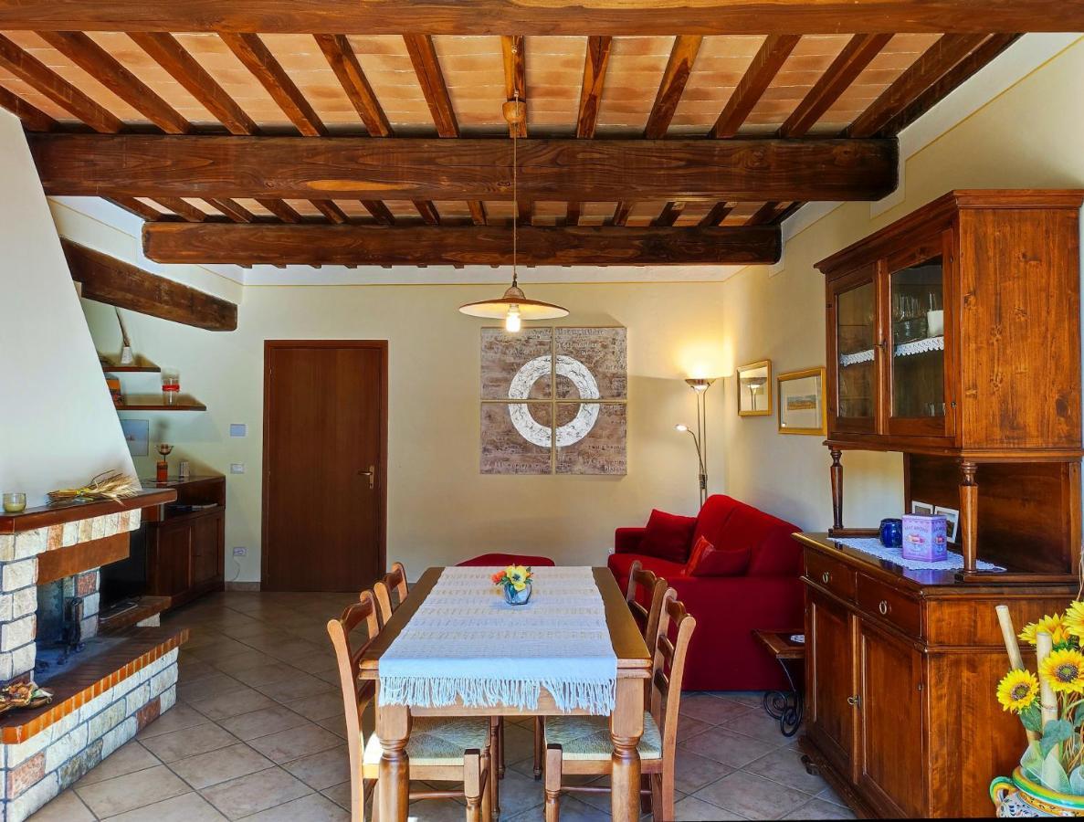 I Girasoli San Gimignano Apartments Bagian luar foto