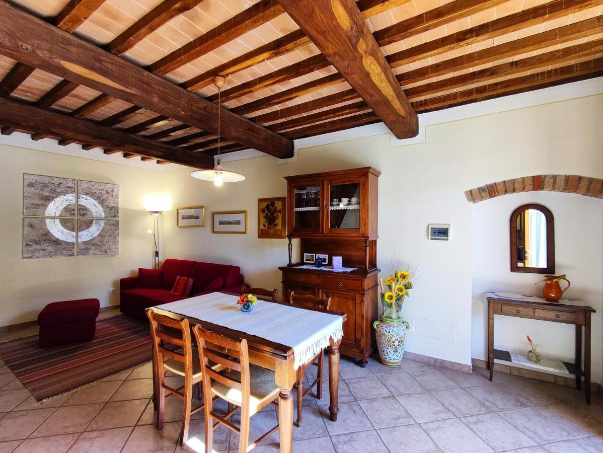 I Girasoli San Gimignano Apartments Bagian luar foto