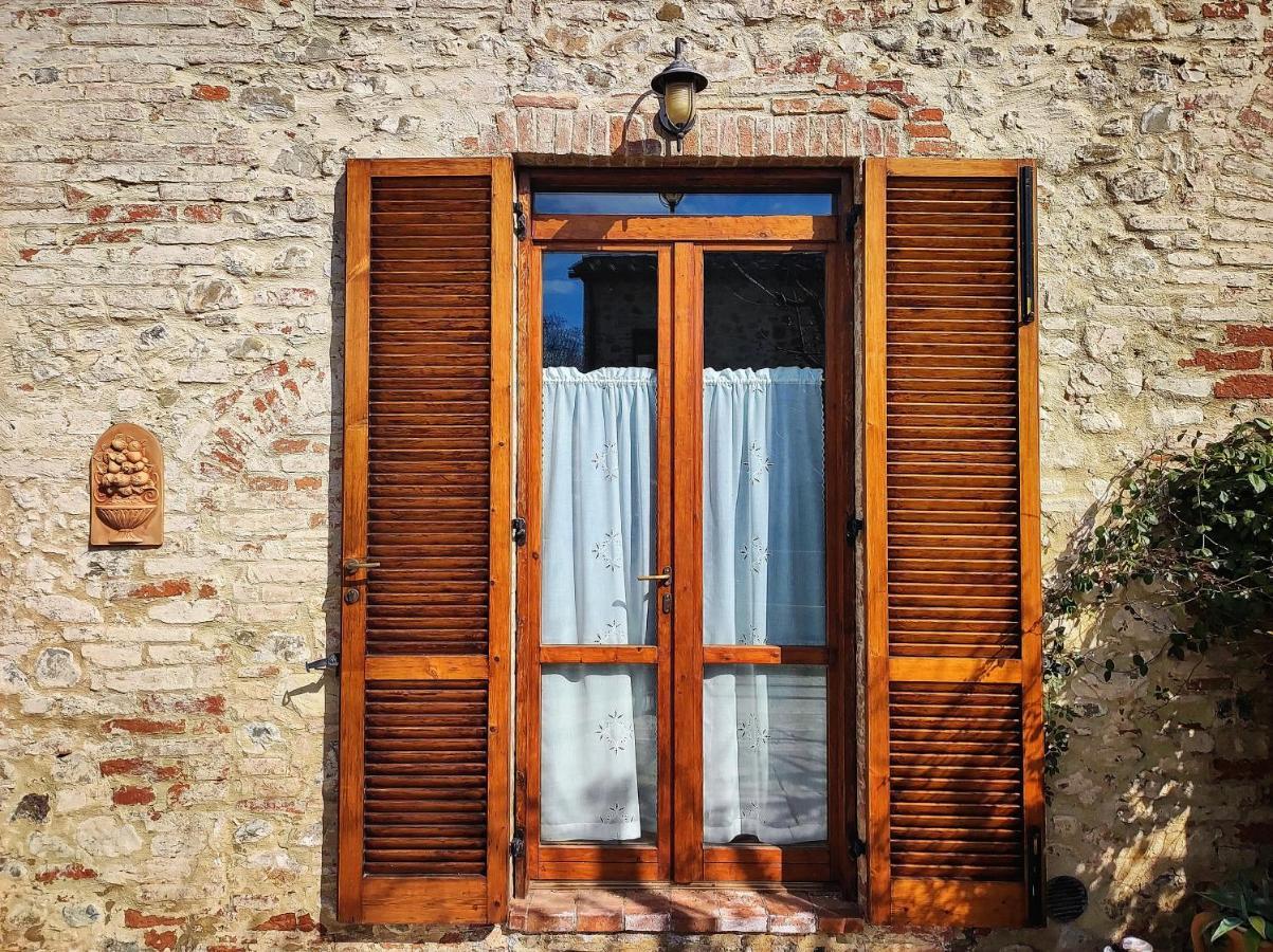I Girasoli San Gimignano Apartments Bagian luar foto